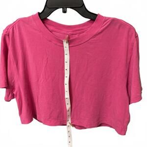 💖 Lululemon Pink Crop Top – Size Large